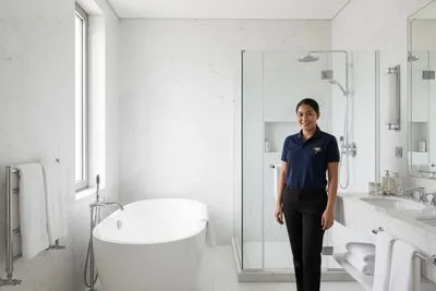 Luxury master bathroom sparkling clean after Sea Palmz service